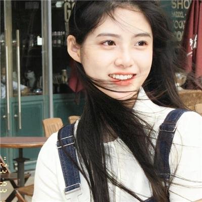 女服务员